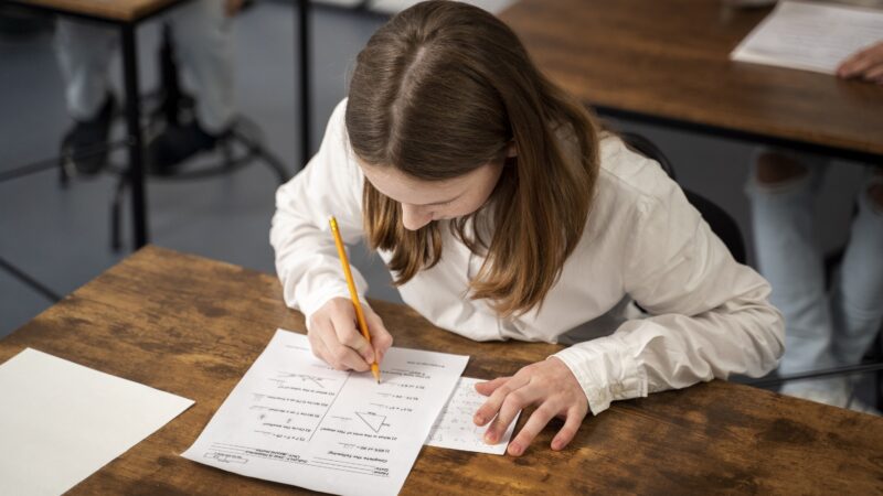 Sistema Positivo de Ensino divulga gabarito extraoficial do segundo dia de provas do Enem 2023