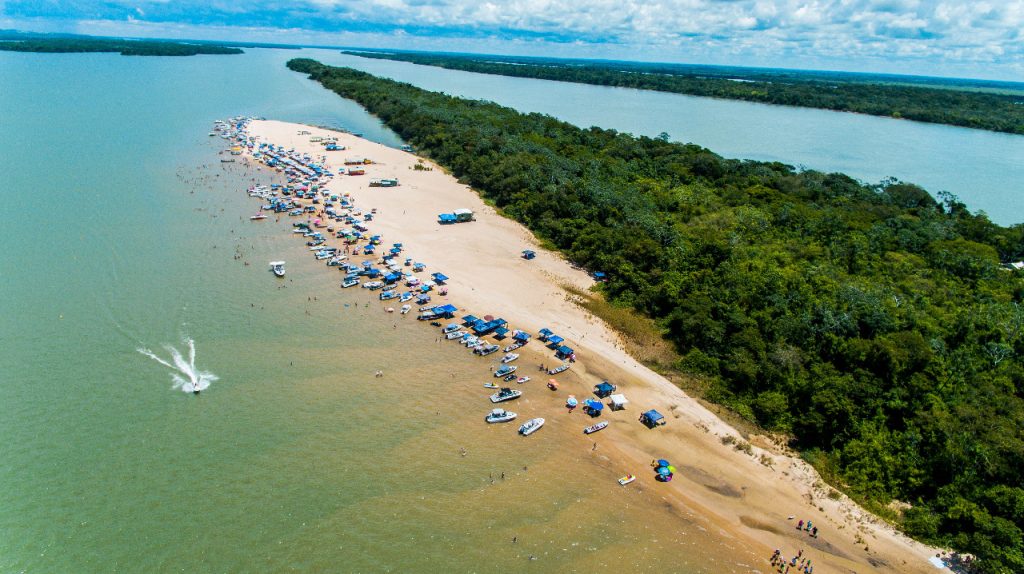 Paraíso em perigo: Desrespeito ambiental e precárias condições sanitárias ameaçam banhistas e ecossistema nos rios Paraná e Paranapanema