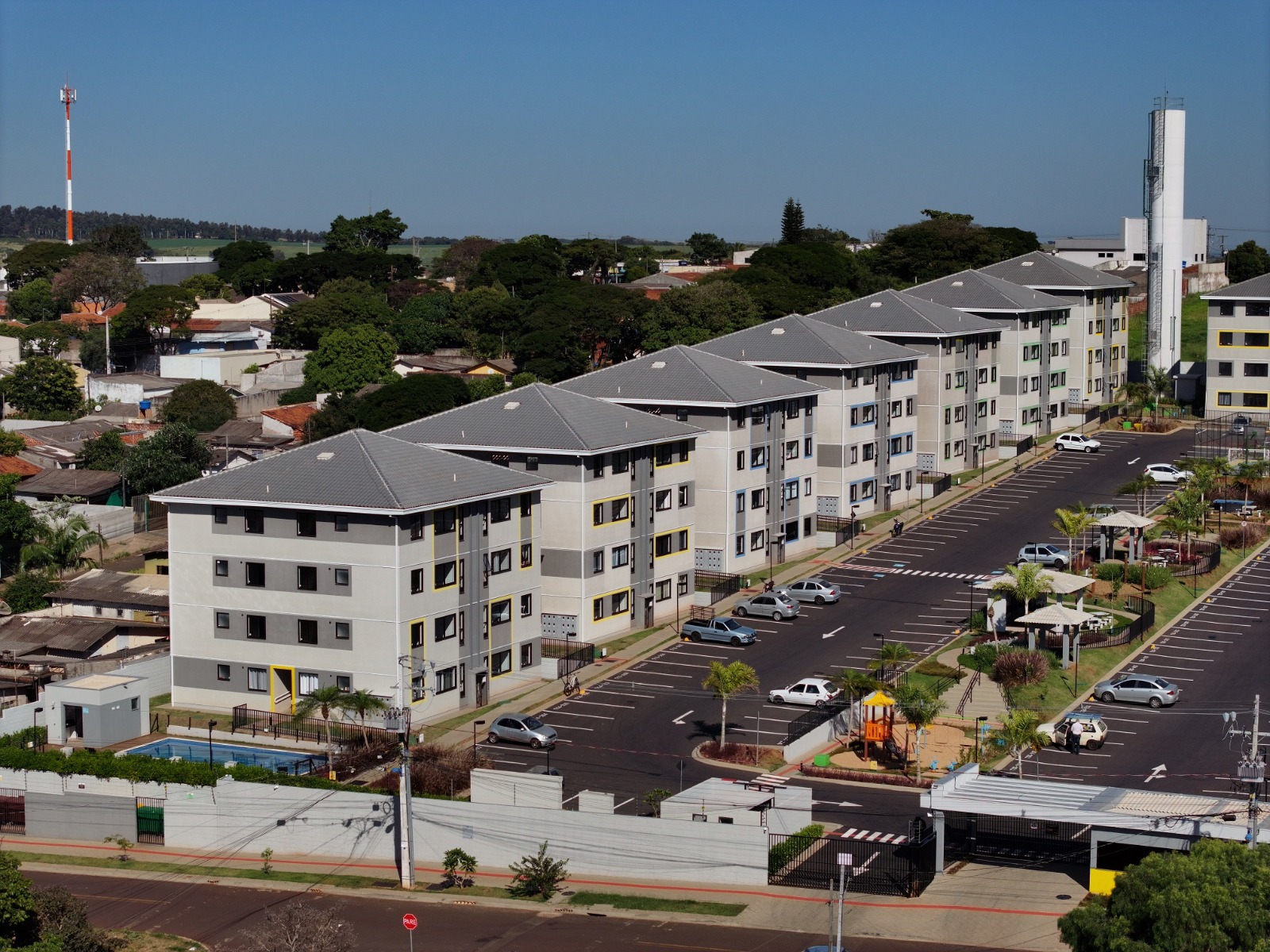 Gestão Ulisses Maia /Scabora realiza  o sonho da casa própria do maringaense ; 544 apartamentos são entregues pelo Prozeis em 2023