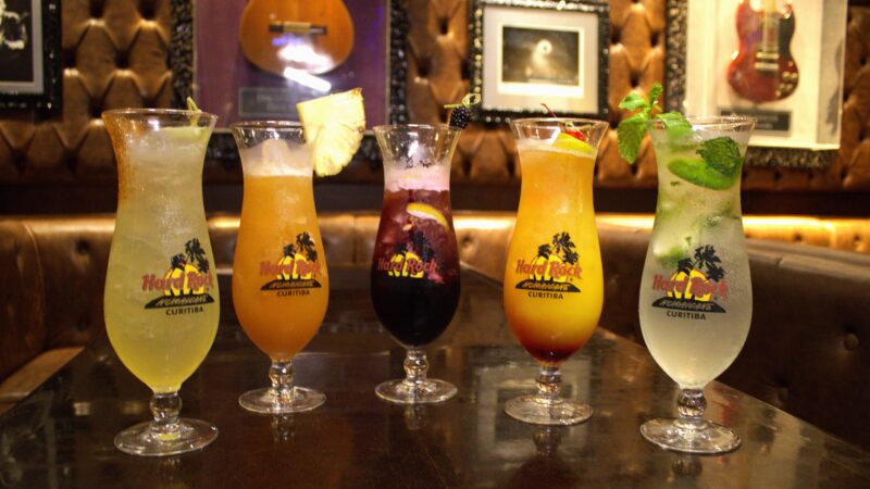 Hard Rock Cafe Curitiba revela segredos dos drinks mais icônicos da casa