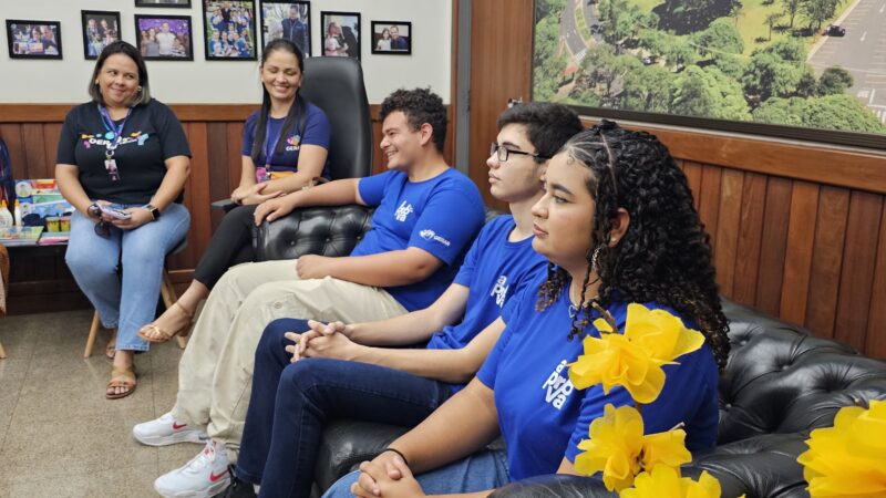 Ação leva curso pré-vestibular gratuito a jovens de Maringá