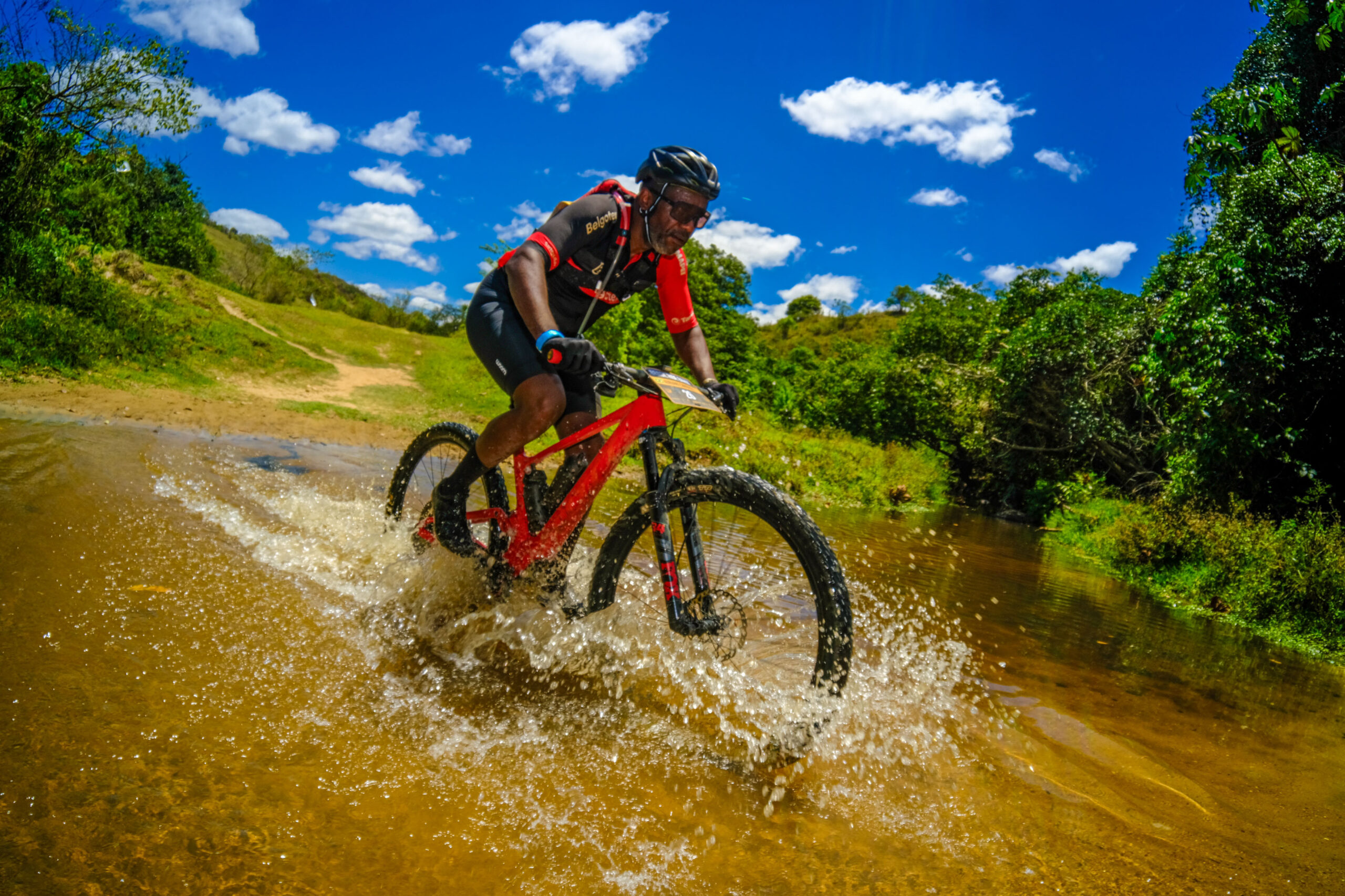 Atleta amador participa de desafio de Mountain Bike no Chile