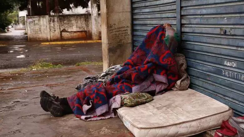 Aumento de moradores de rua no Brasil dispara 935,31% em apenas dez anos