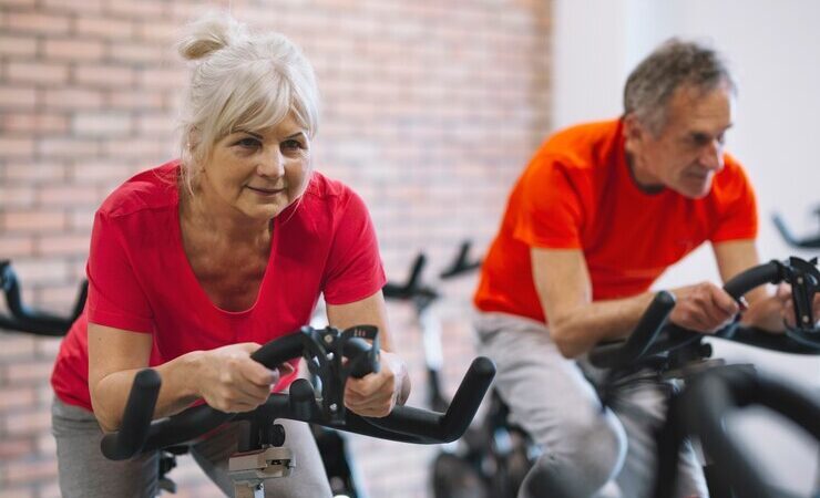 Cardio e musculação preservam cérebro de idosos, diz estudo