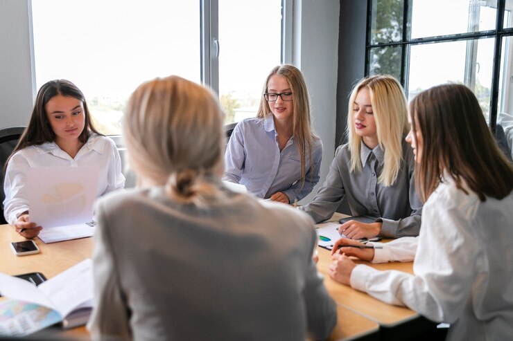 Números da liderança feminina em empresas ainda são baixos