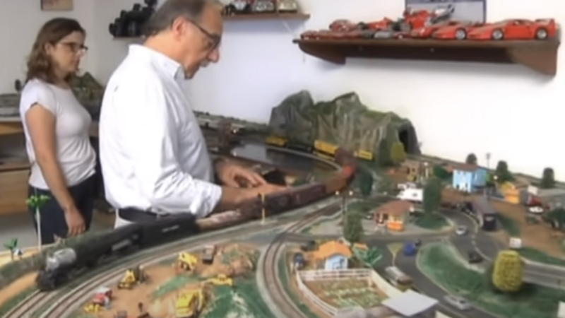 Italiano radicado no Brasil ajuda a preservar a memória ferroviária no país