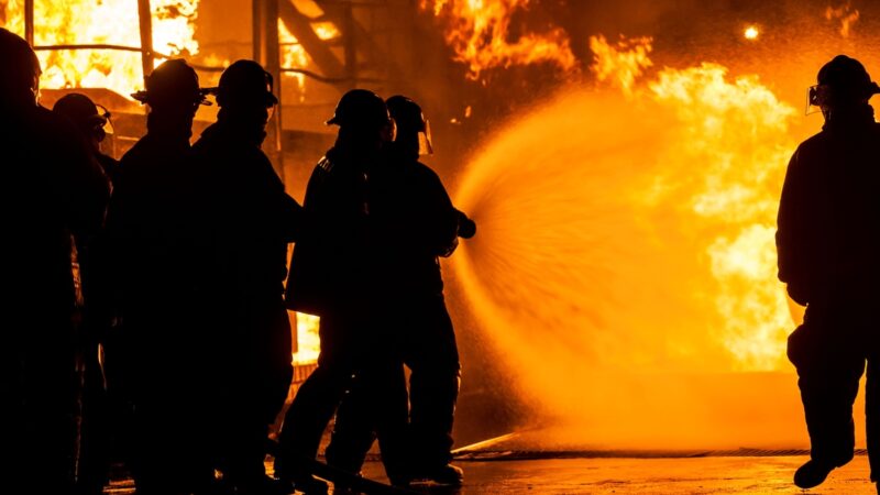 Indústria: bombeiros apagam 20 incêndios em seis meses no CE
