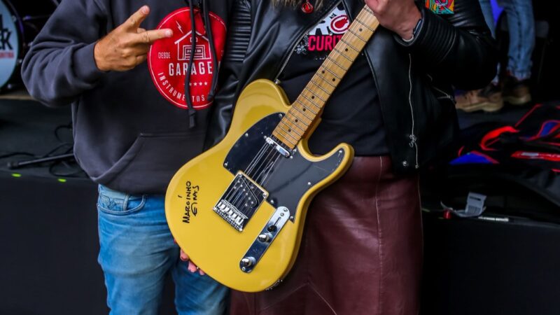 Show do guitarrista Marcinho Eiras marca inauguração da School of Rock