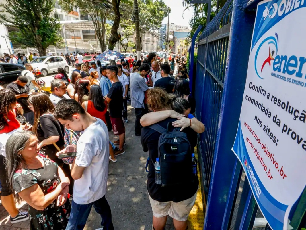 Altas mensalidades freiam a formação de médicos no Brasil!