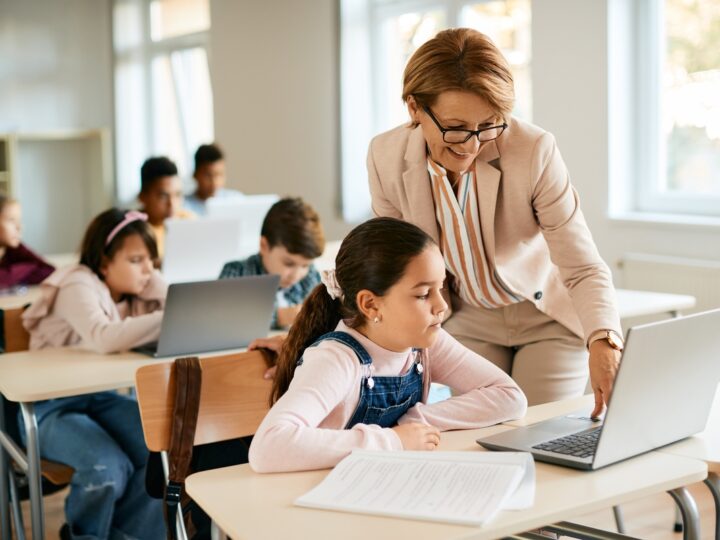 Uso da IA facilita o aprendizado bilíngue na educação básica