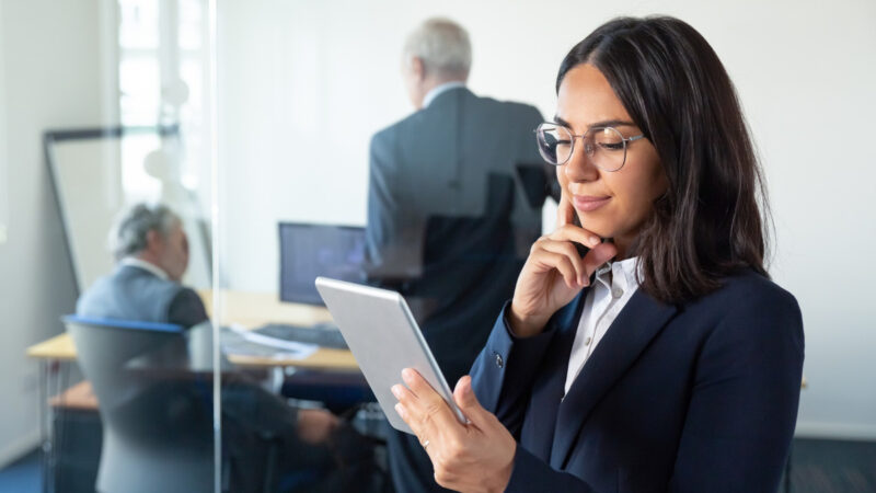 Colaboradores avaliam melhor a gestão feminina, diz estudo