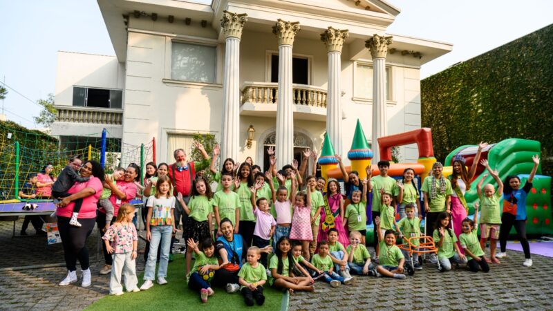 Ação solidária leva alegria para crianças com câncer e suas mães em Curitiba