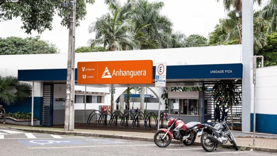 Universidade Anhanguera Unopar realiza Giro de Profissões em Londrina