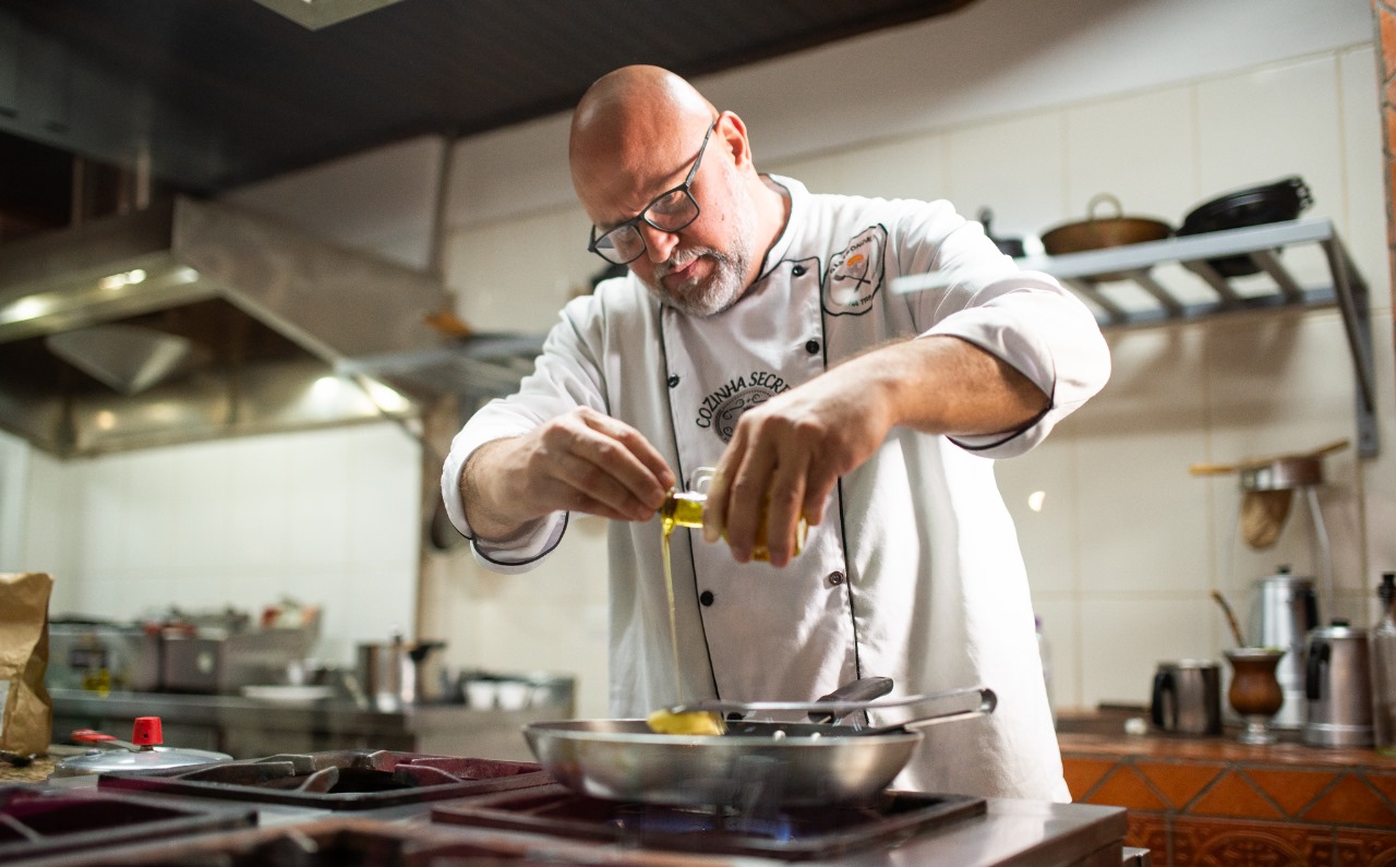 A História por Trás da Cozinha Secreta: Tradição e Sabor no Coração do Batel