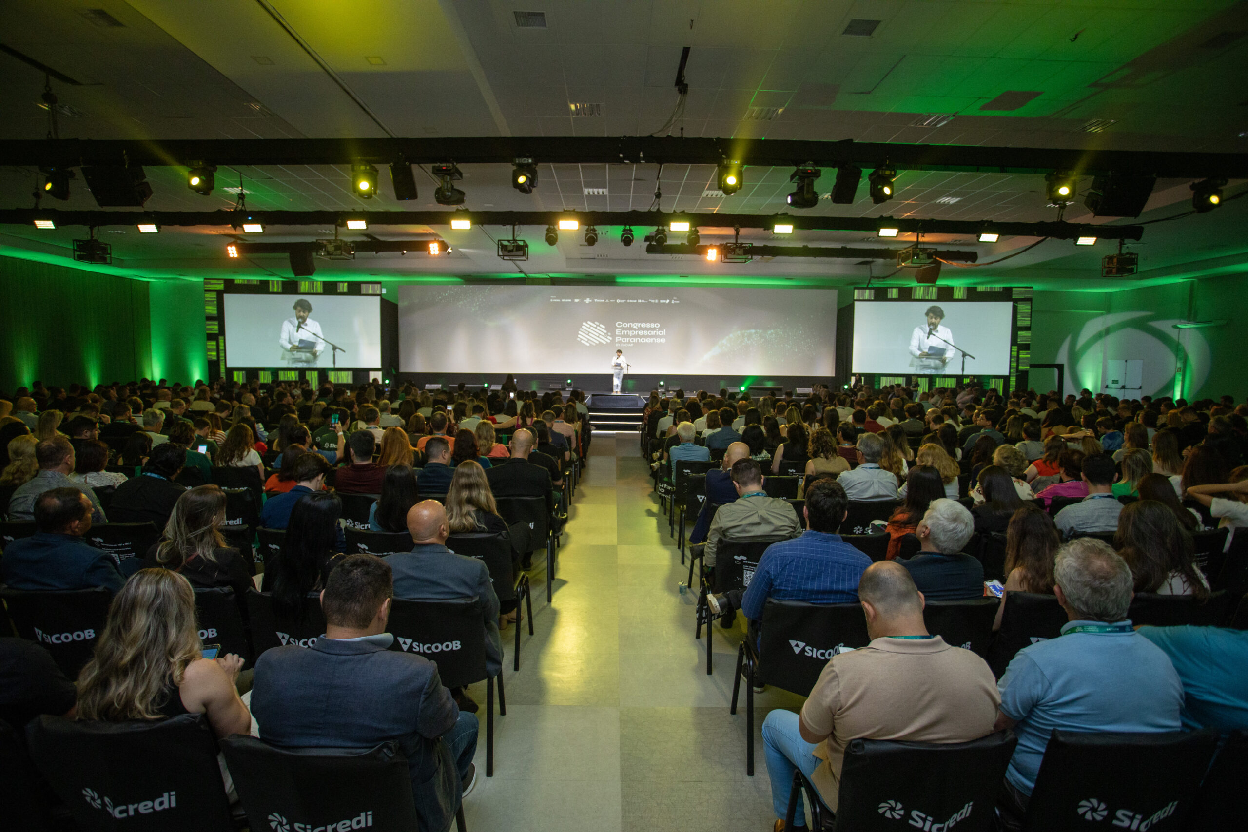 Sicredi patrocina maior congresso empresarial do Paraná