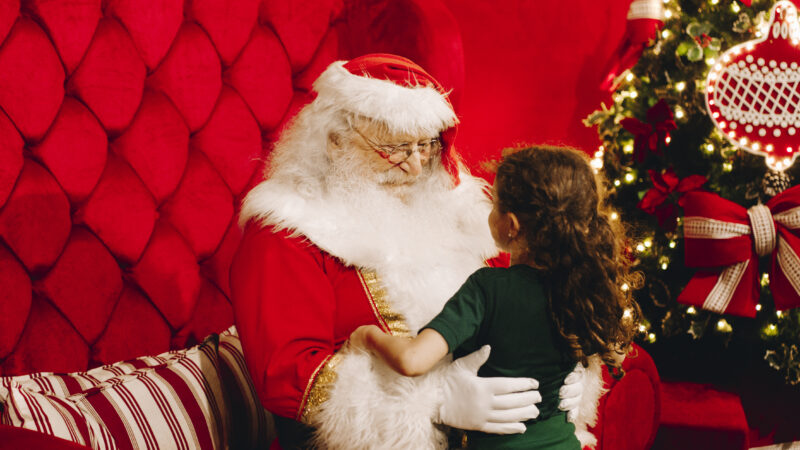 Com tema “A Fábrica de Biscoitos”, Natal do Palladium Curitiba oferece experiência doce para toda família e atividades interativas para crianças