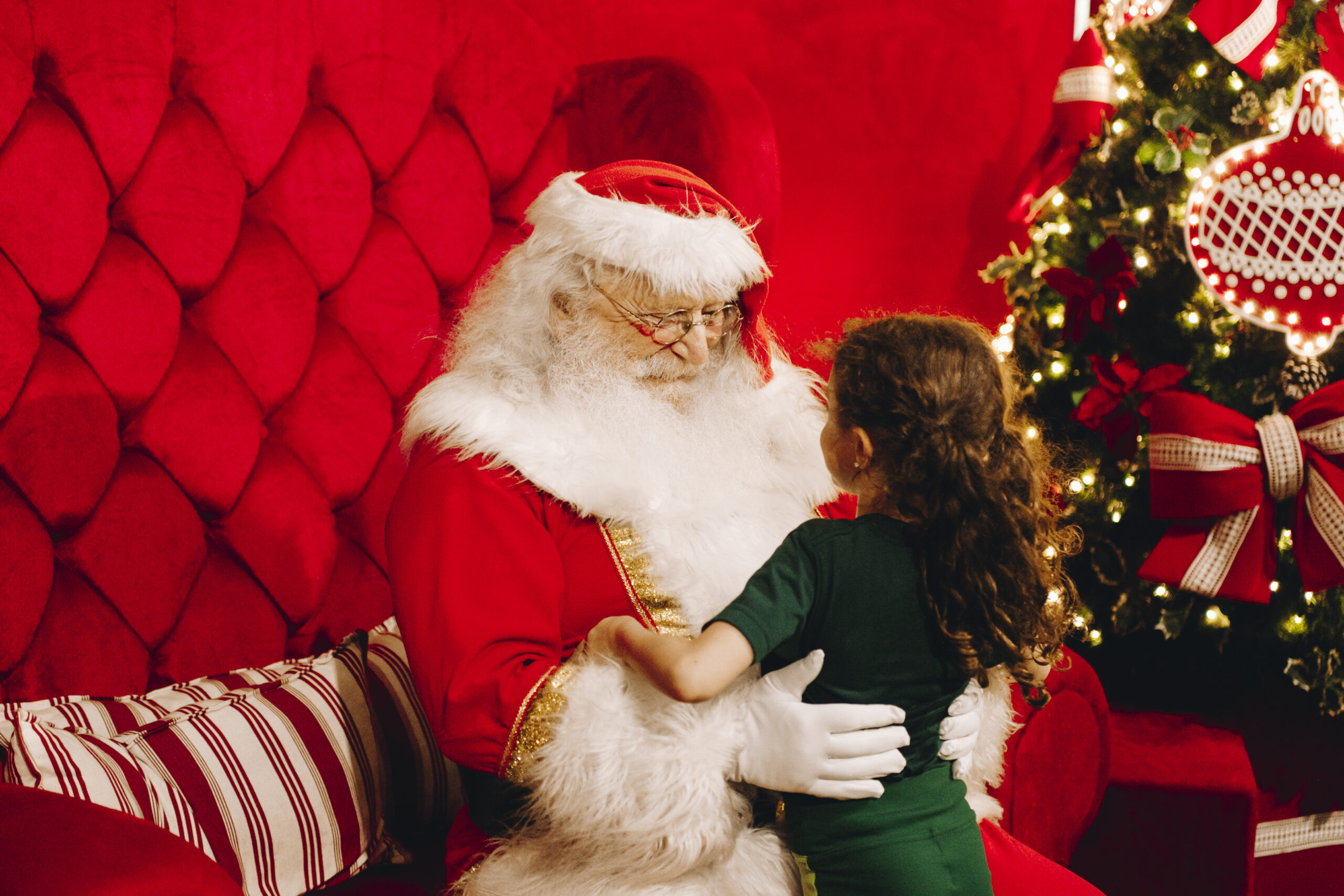 Com tema “A Fábrica de Biscoitos”, Natal do Palladium Curitiba oferece experiência doce para toda família e atividades interativas para crianças