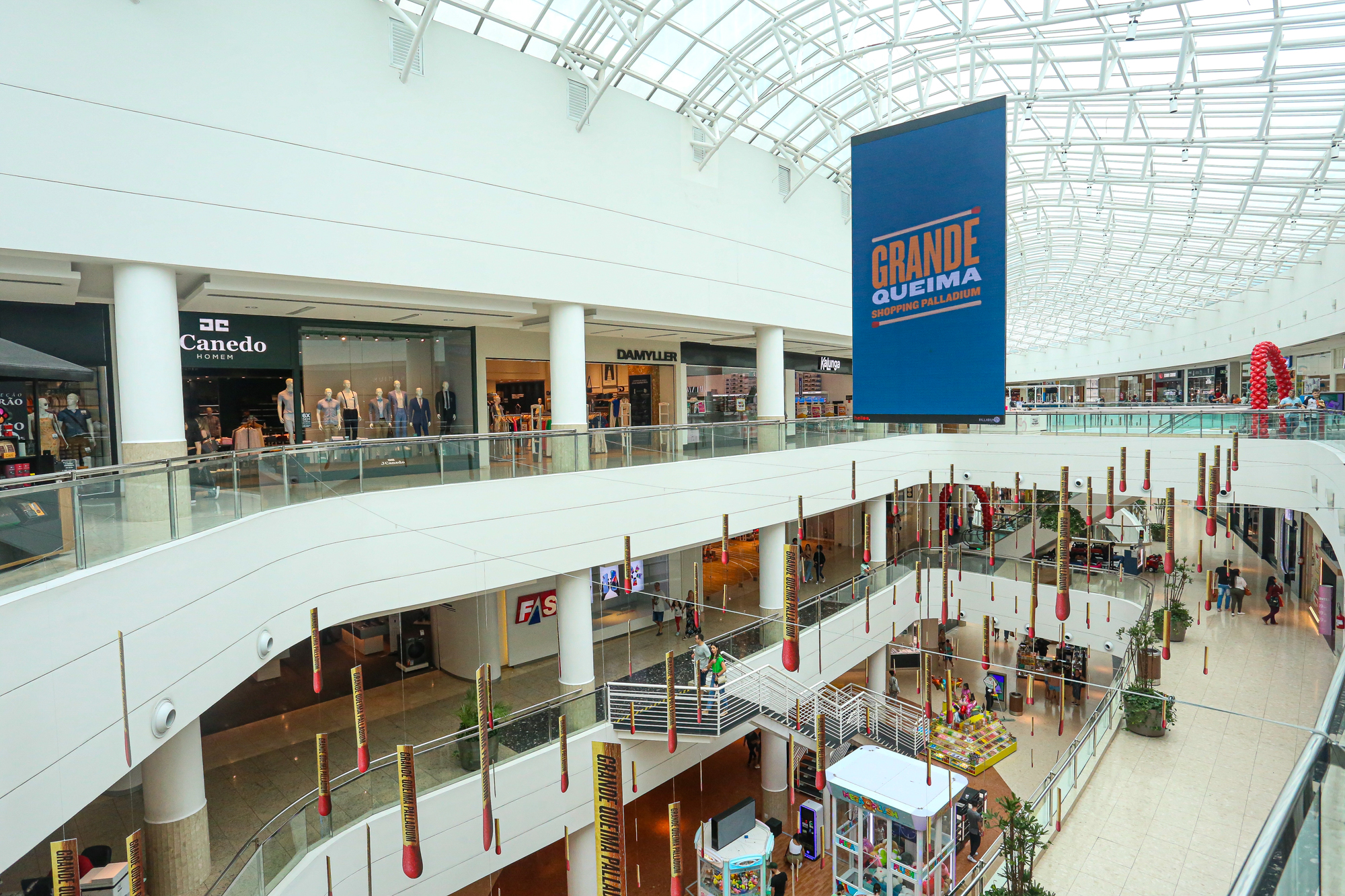 Shopping Palladium promove queima de estoque com até 70% de desconto