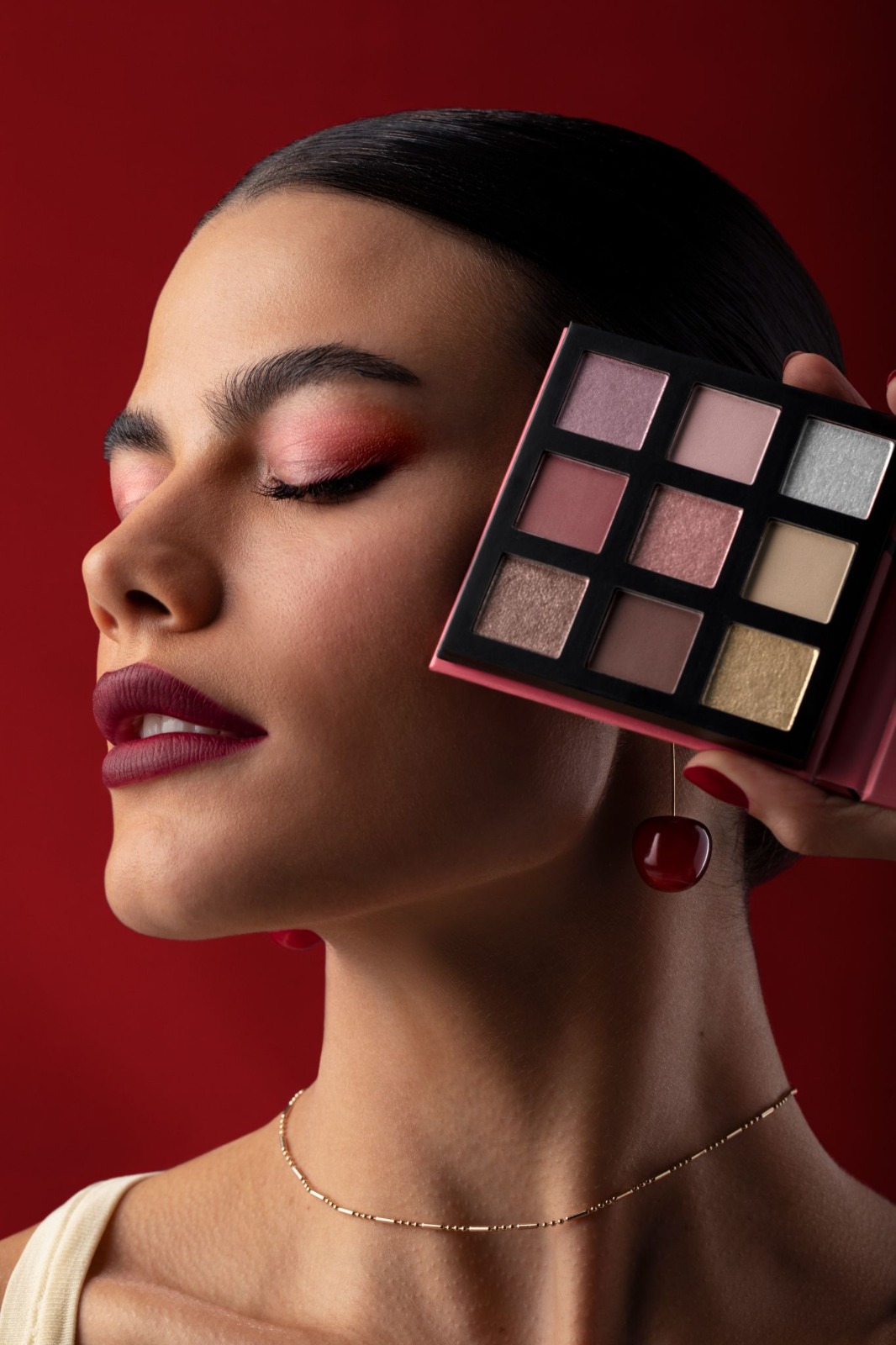 Avon lança Coleção Reds em parceria com Pinterest