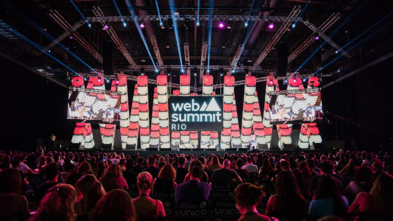 Softex aposta em dados e expansão global no Web Summit Rio