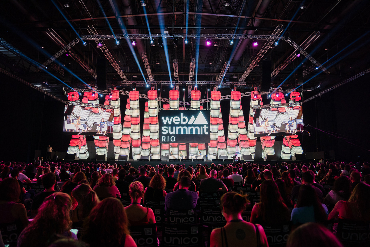 Softex aposta em dados e expansão global no Web Summit Rio