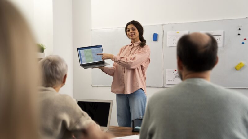 Manpower e FIEP abrem 74 vagas na educação e saúde no Paraná