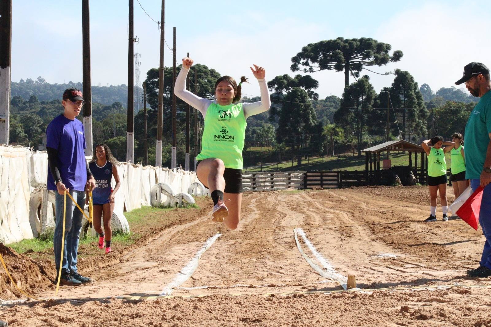Em Campo Magro, Jogos Escolares do Paraná movimenta economia local