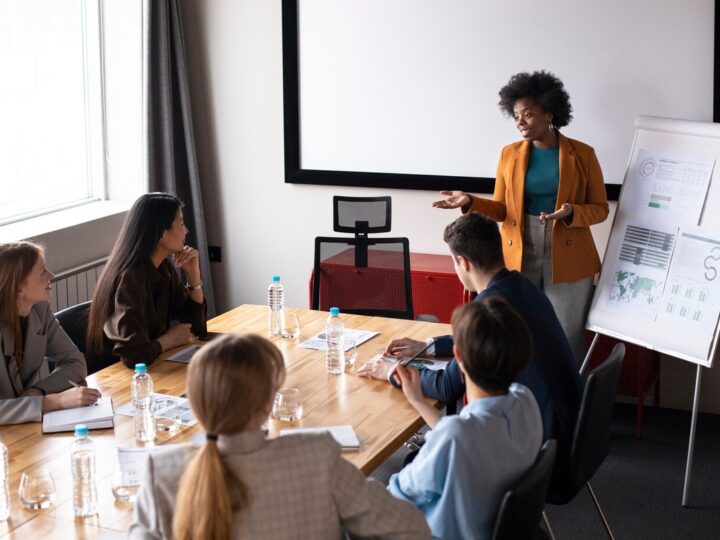 Pesquisa destaca tendências de Educação Corporativa em 2025