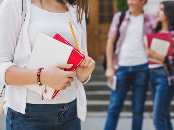 Escolas paranaenses podem participar de consulta pública sobre novas diretrizes e referencial curricular do Ensino Médio