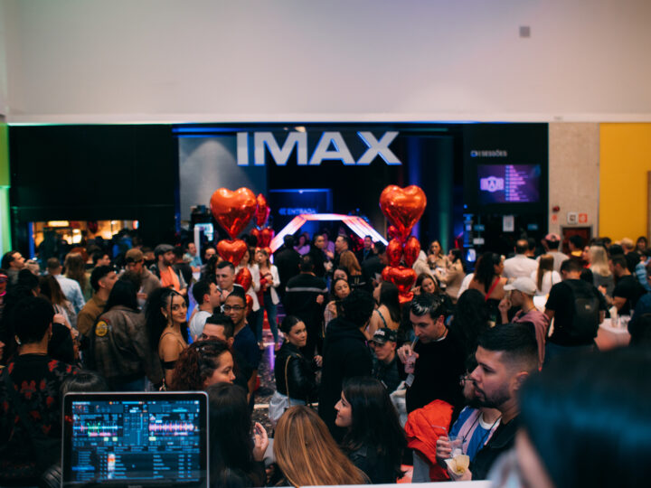 Cinema, pipoca, refrigerante e primeiro encontro: Sessão dos Solteiros reuniu 400 pessoas no Palladium Curitiba
