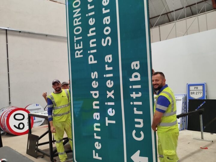 Fábrica da Via Araucária tem capacidade para produção de placas de sinalização em 40 minutos