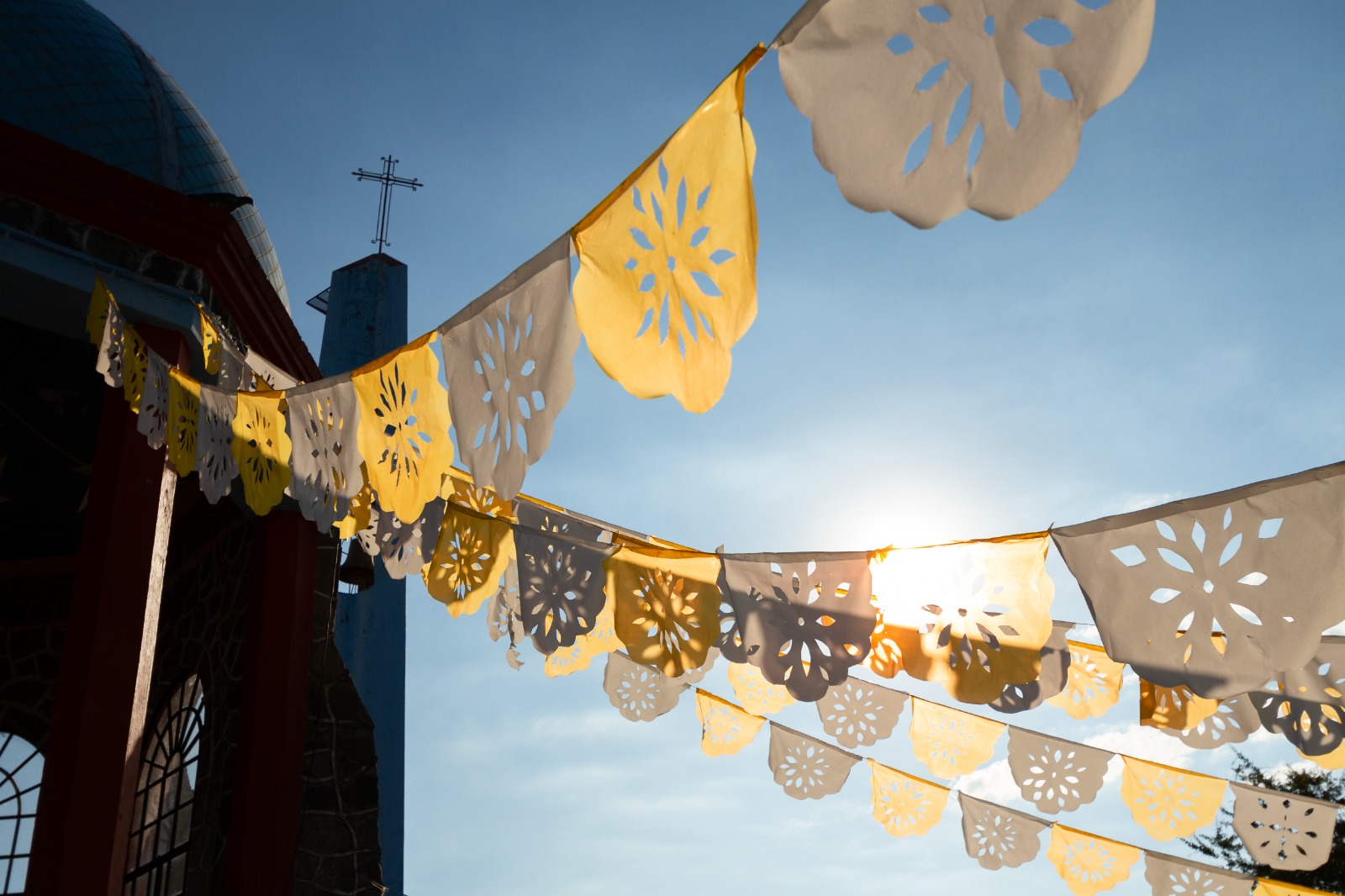Mais do que bandeirinhas: a origem religiosa da festa junina