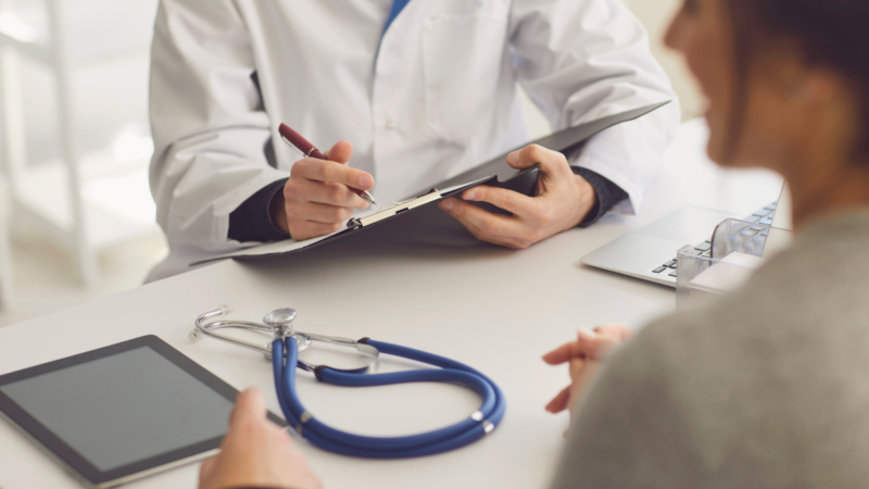 Estudo analisa e informa sobre procedimento de gluteoplastia