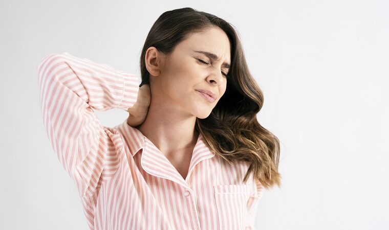 Dor constante no corpo pode ser fibromialgia
