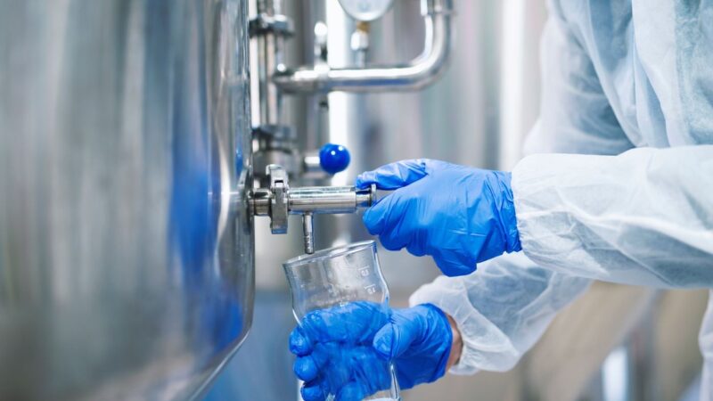 Escovas para garrafas reforçam segurança na indústria alimentícia