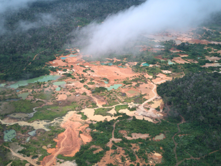 Garimpo ilegal toma Amazônia e desafia mineração responsável