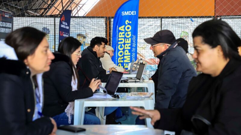 Contratações imediatas marcam o primeiro dia da Feira de Empregos promovida pela Prefeitura de Curitiba em parceria com o Grupo Muffato