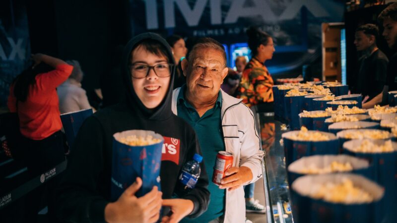 Shopping Palladium Curitiba celebra Dia dos Avós com sessão especial no IMAX