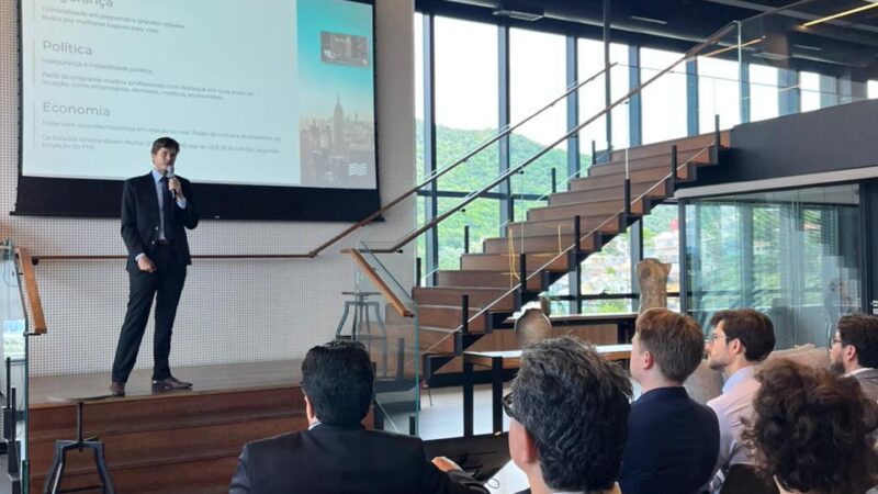 YOUSA Law Firm realiza encontro exclusivo em Curitiba para apoiar brasileiros no processo de imigração para os EUA