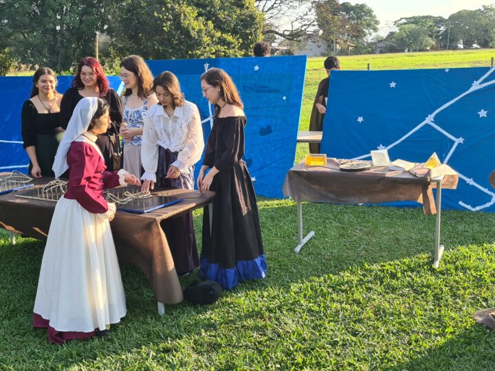 Estudantes de Foz viajam no tempo e consolidam experiências pedagógicas