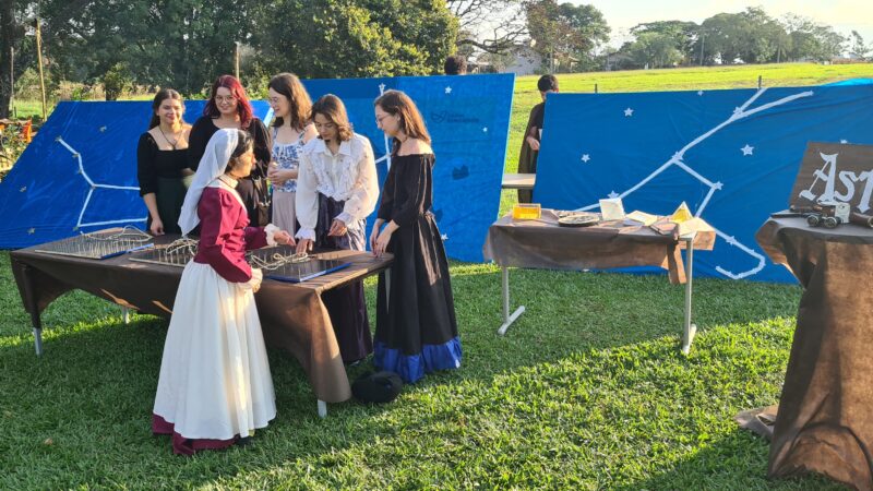 Estudantes de Foz viajam no tempo e consolidam experiências pedagógicas