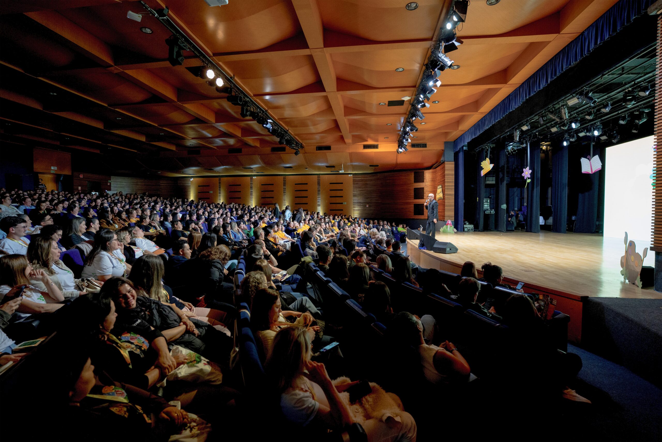 Summit Educação 2025 destaca raízes que sustentam transformação na educação