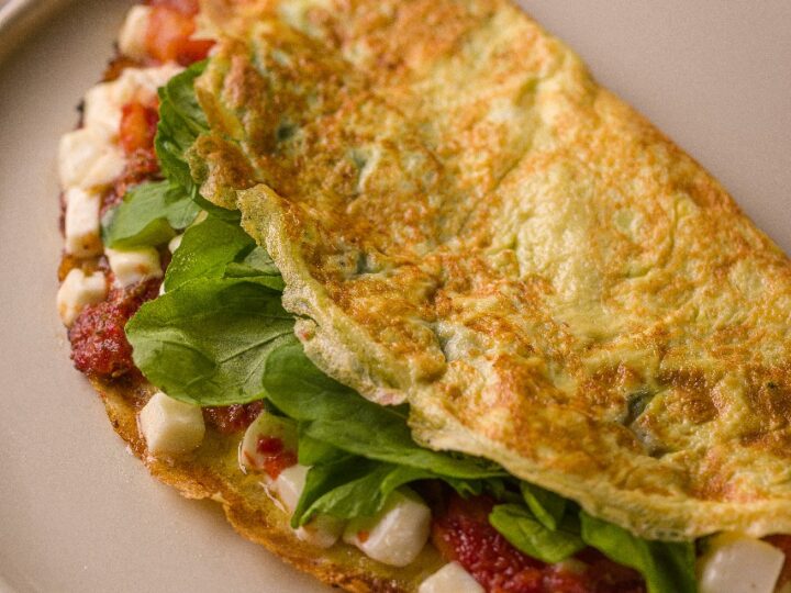 Omeletes ganham protagonismo no cardápio saudável da Tribo das Frutas