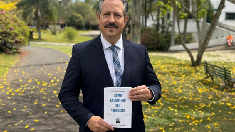 Advogado lança livro que une sabedoria milenar e vida moderna