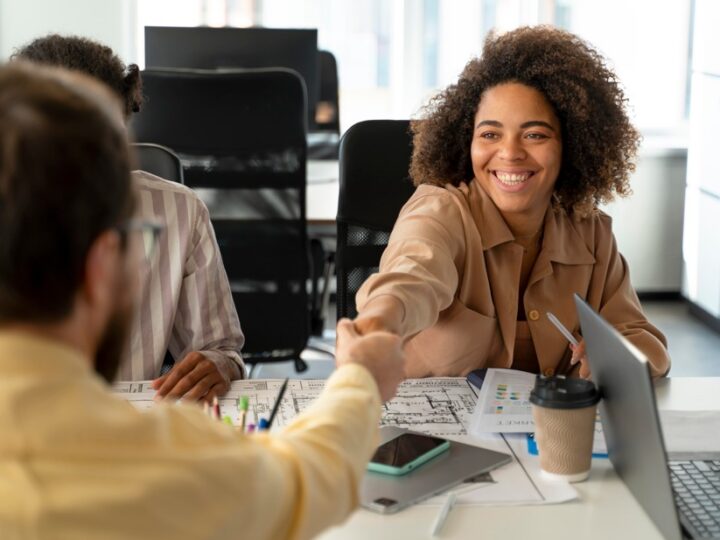 Estácio promove 9ª edição da maior feira virtual de empregos e estágios do Brasil
