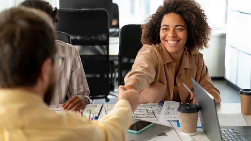 Estácio promove 9ª edição da maior feira virtual de empregos e estágios do Brasil