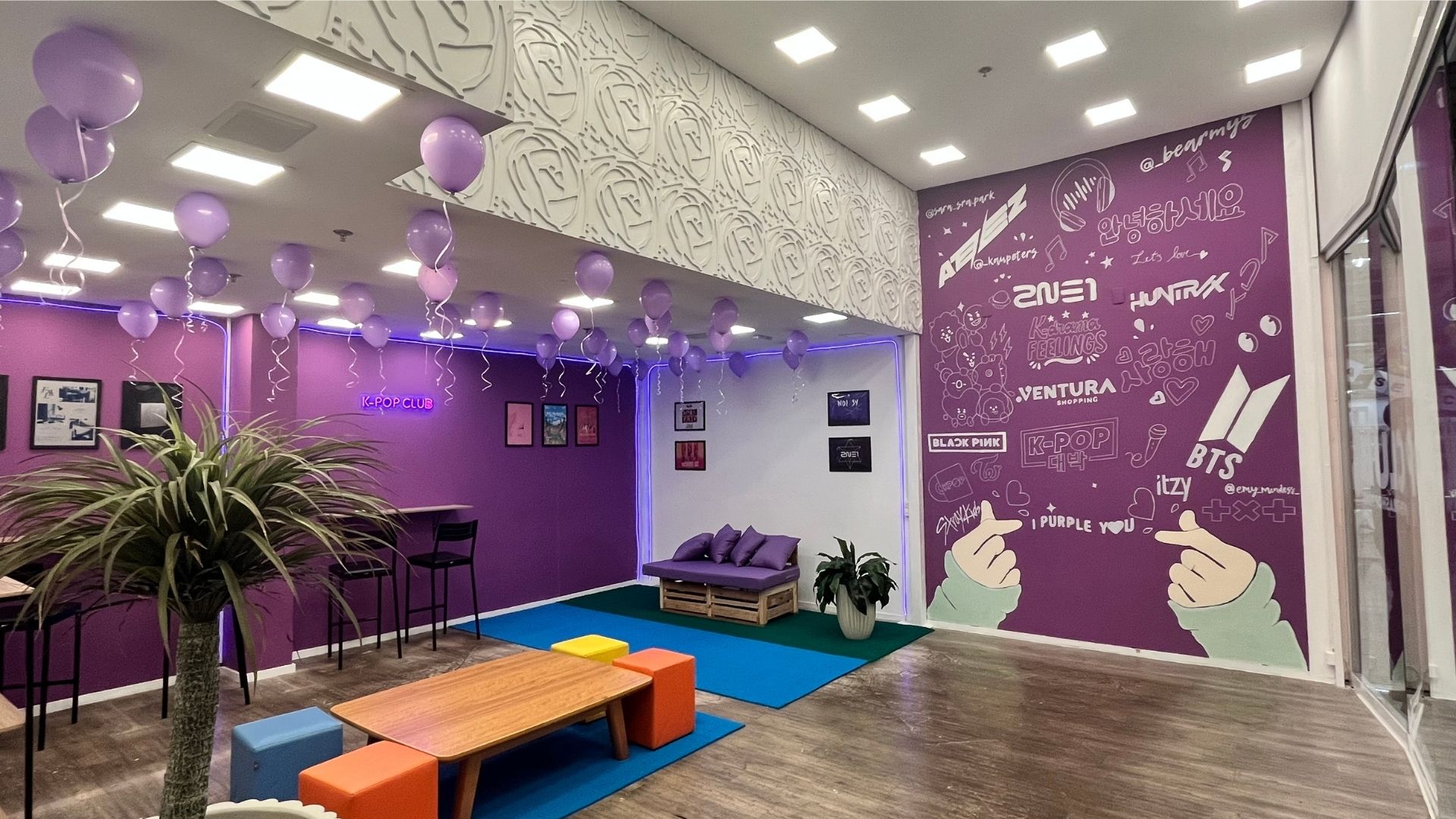 Cultura coreana ganha destaque no Ventura Shopping com K-Pop Club e quiosque com produtos típicos