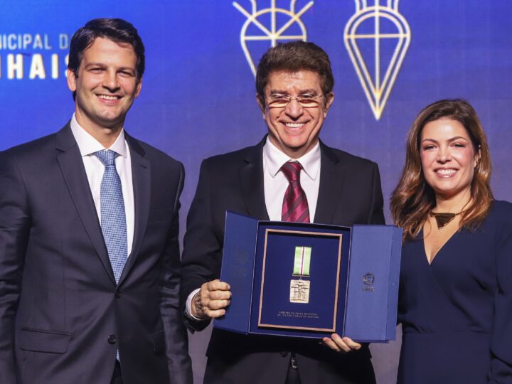 Fundador do Hospital INC é condecorado com a maior honraria de Curitiba