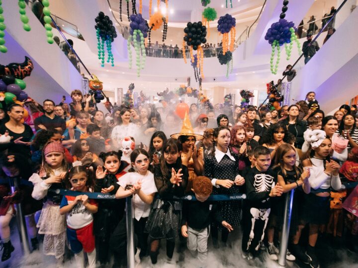 Halloween Tropical reúne crianças em dia de Caça aos Doces no Palladium Curitiba