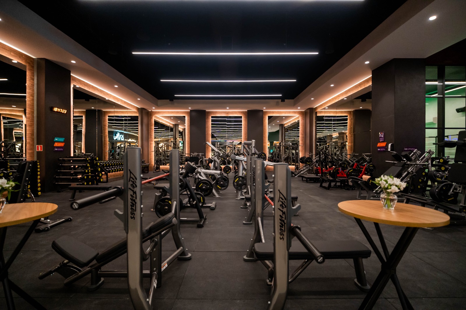 Paraná ganha a primeira academia do Sul do Brasil com o selo Life Fitness / Hammer Strength